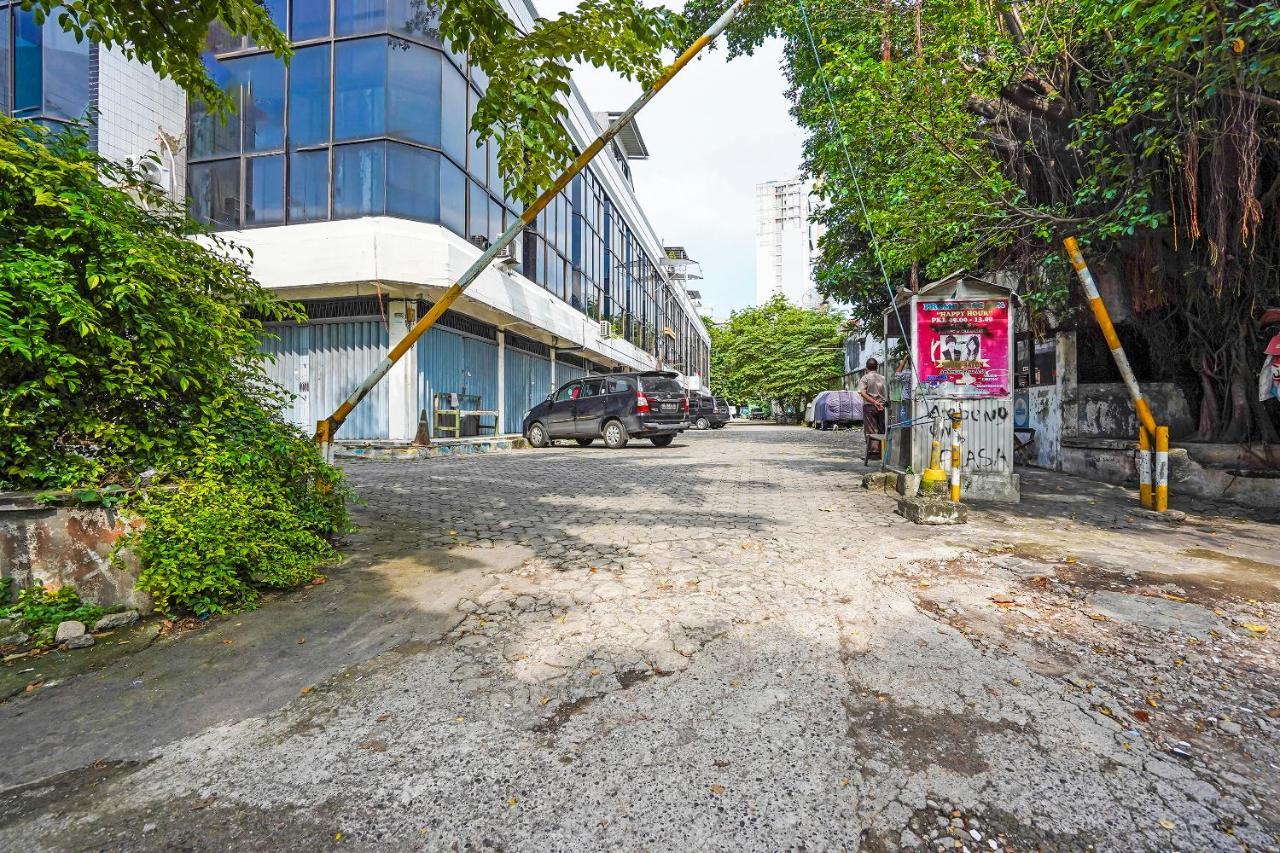 Spot On 90147 Gosepa Ambengan Plaza Hotel Surabaya Exterior foto
