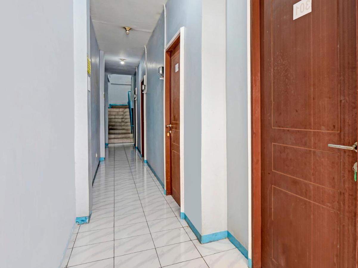 Spot On 90147 Gosepa Ambengan Plaza Hotel Surabaya Exterior foto