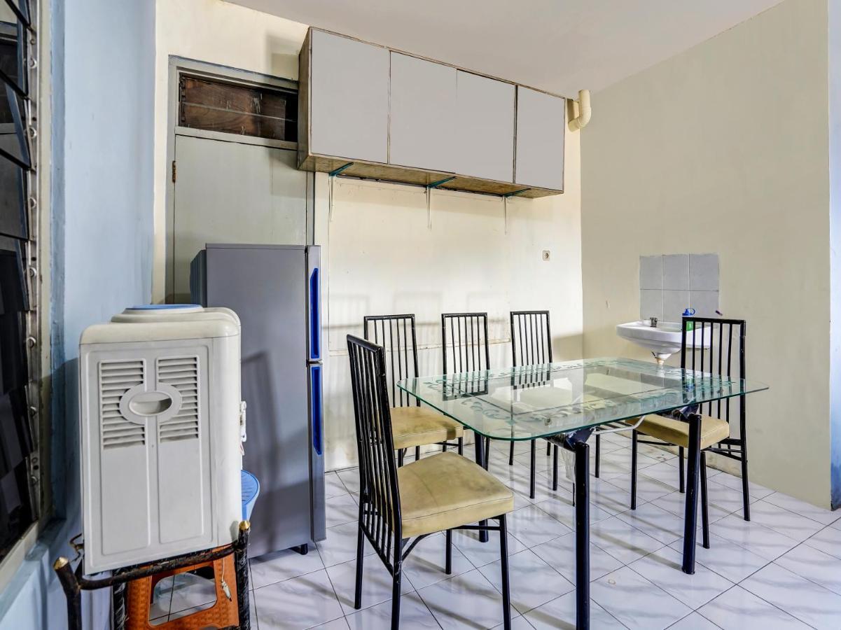 Spot On 90147 Gosepa Ambengan Plaza Hotel Surabaya Exterior foto