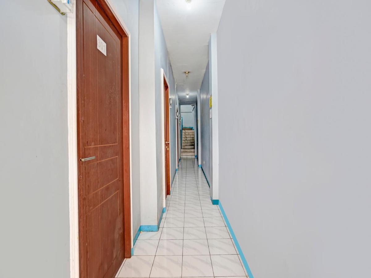 Spot On 90147 Gosepa Ambengan Plaza Hotel Surabaya Exterior foto