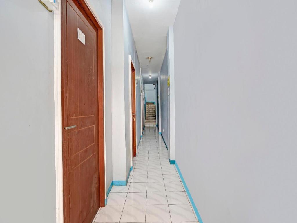 Spot On 90147 Gosepa Ambengan Plaza Hotel Surabaya Exterior foto